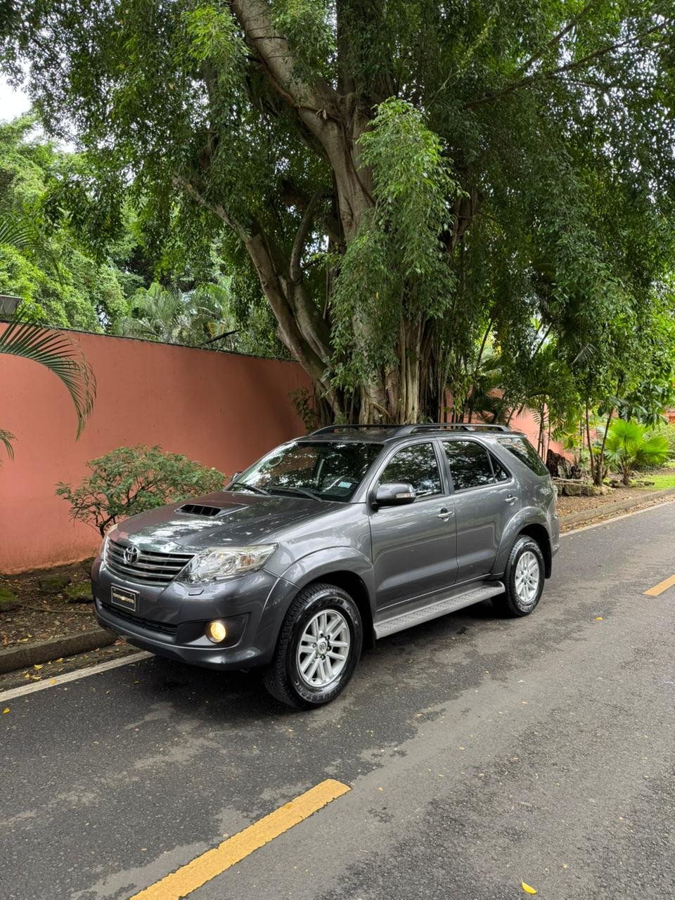 TOYOTA FORTUNER SRV 2016