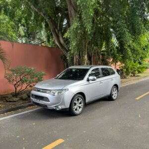 MITSUBISHI OUTLANDER 2014