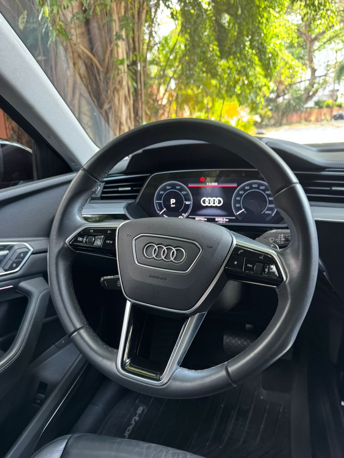 AUDI E-TRON 50 QUATTRO 2024 - Imagen 17