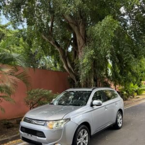 MITSUBISHI OUTLANDER 2014