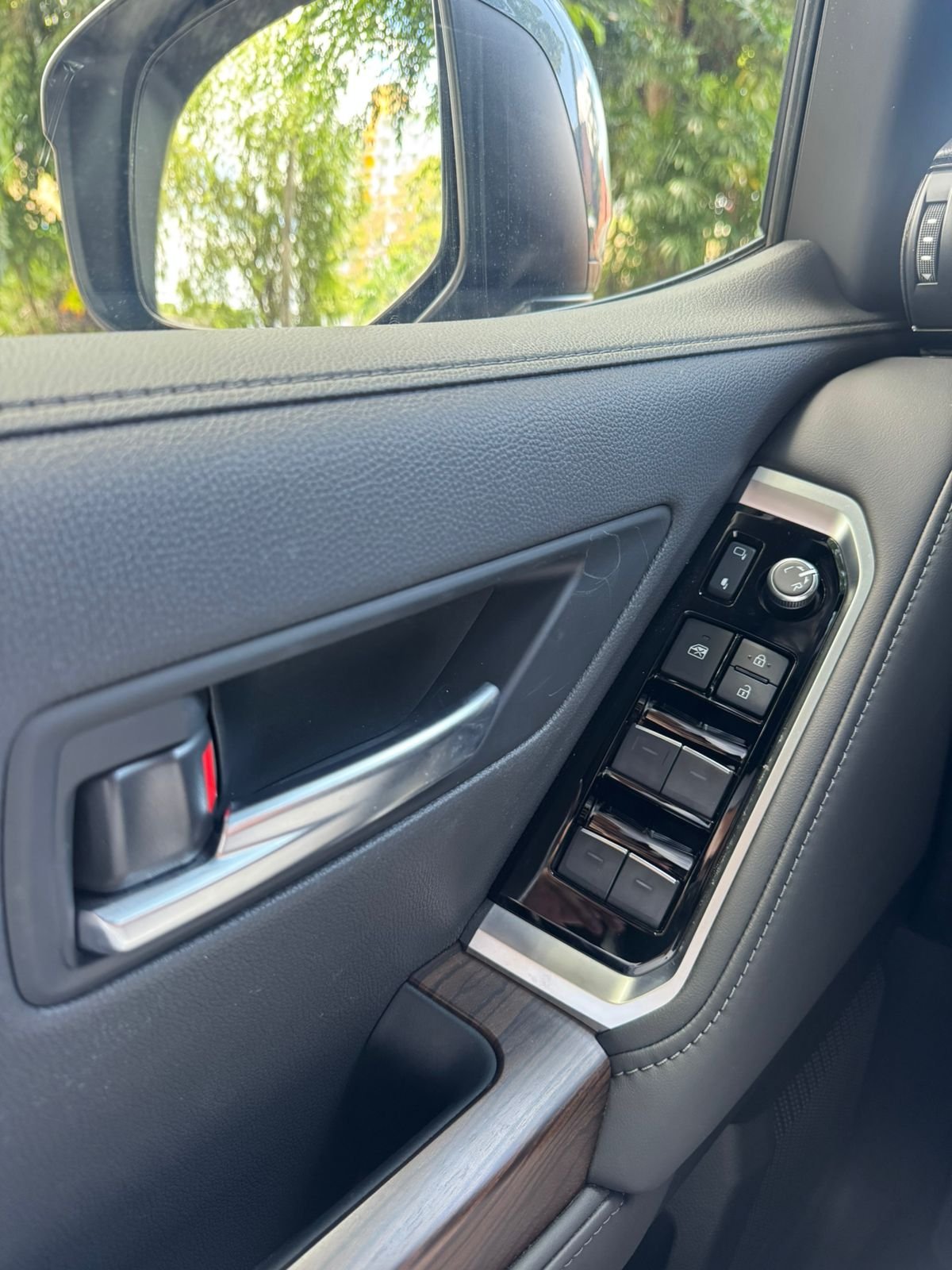 TOYOTA LANDCRUISER LC300 GX.R 2026 - Imagen 2