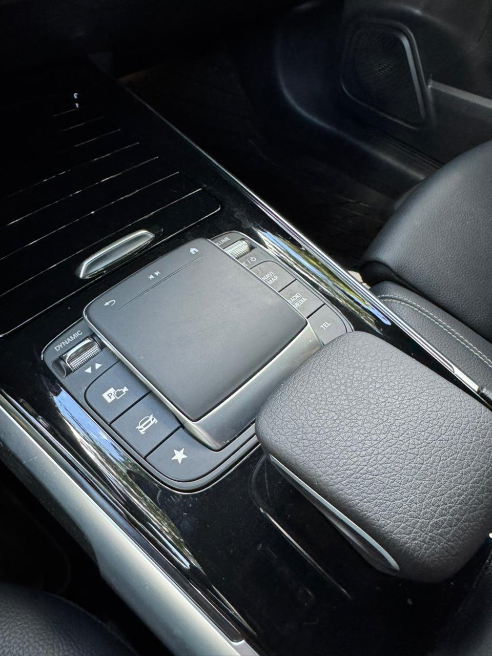 MERCEDES GLB200 2022 - Imagen 11