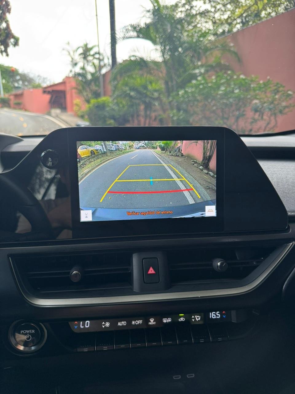 LEXUS UX250H 2024 - Imagen 10