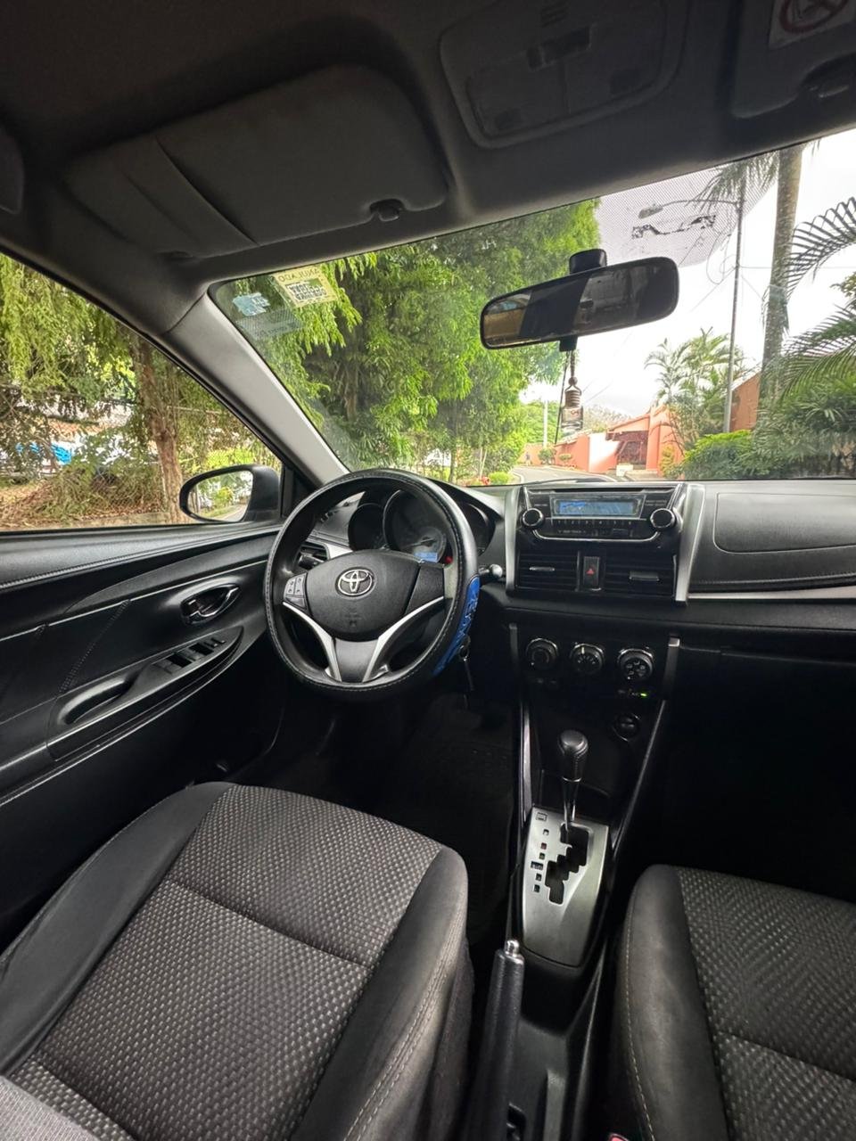 TOYOTA YARIS E 2014 - Imagen 5