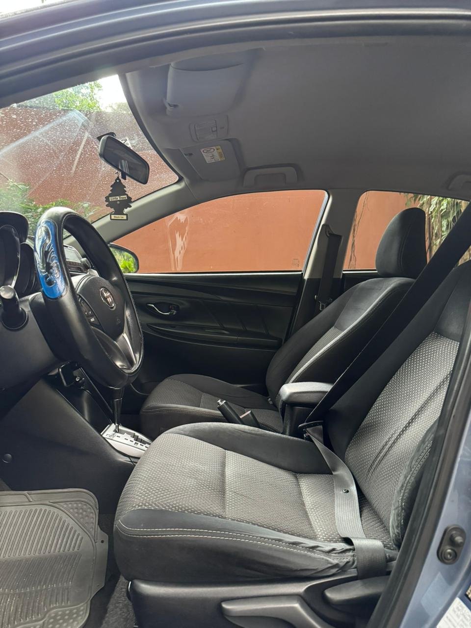TOYOTA YARIS E 2014 - Imagen 6