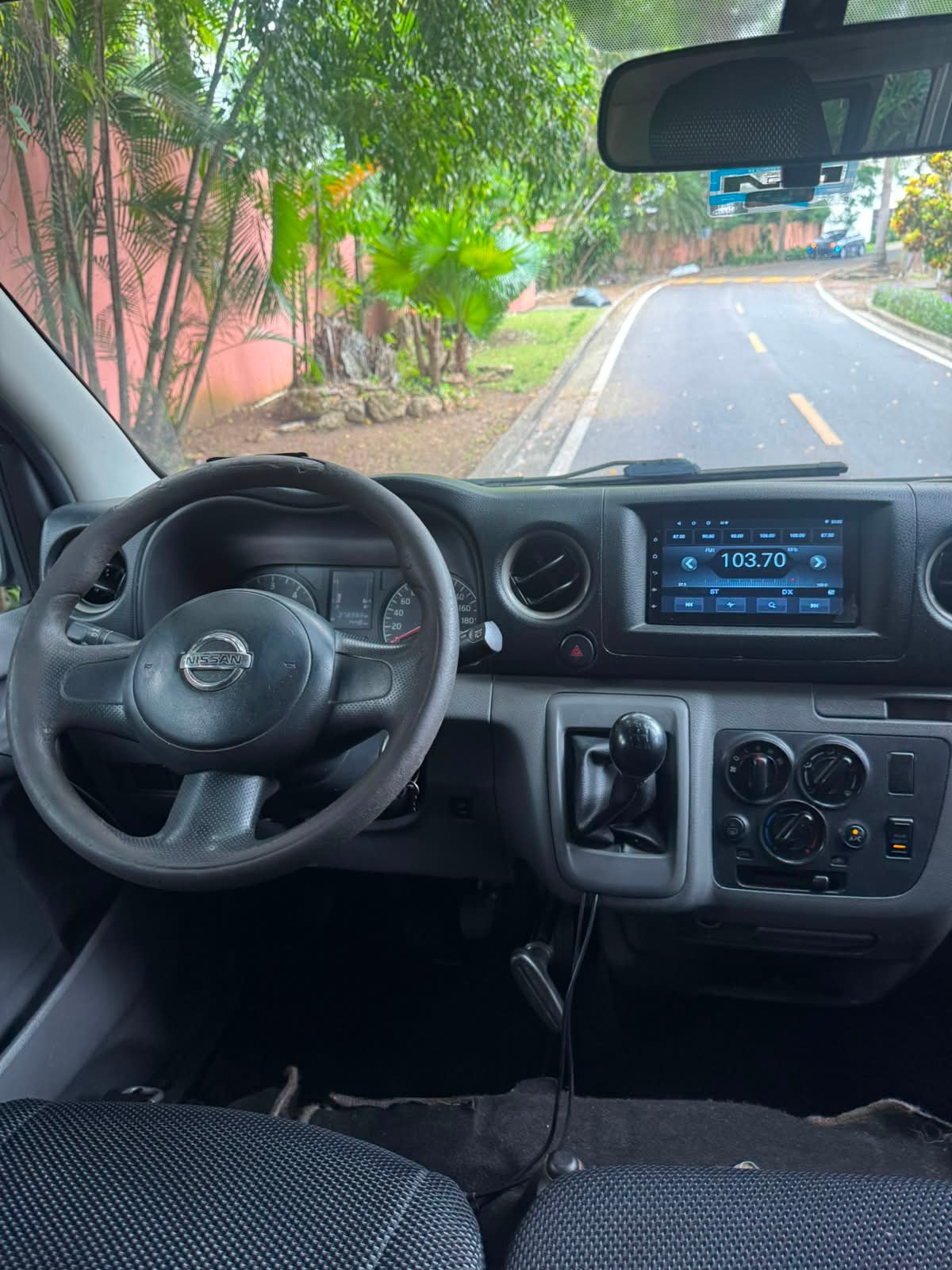NISSAN URVAN 2015 - Imagen 10