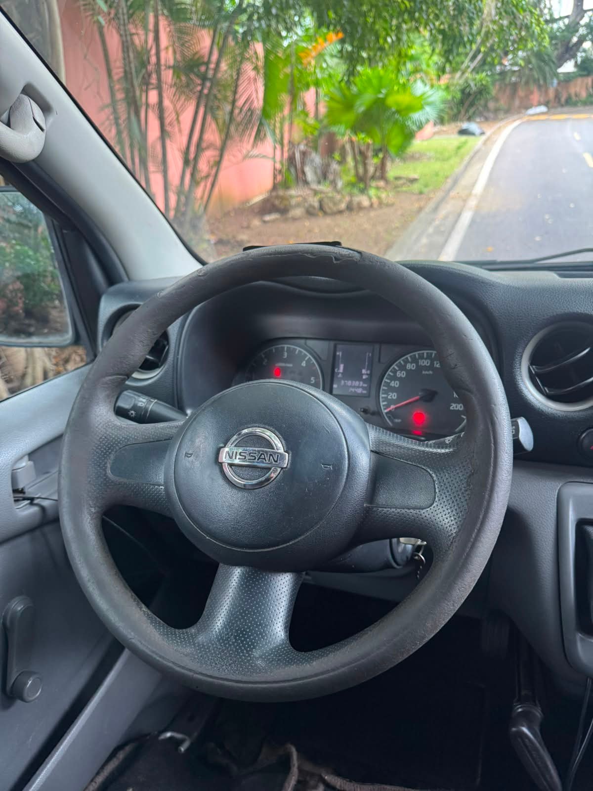 NISSAN URVAN 2015 - Imagen 11