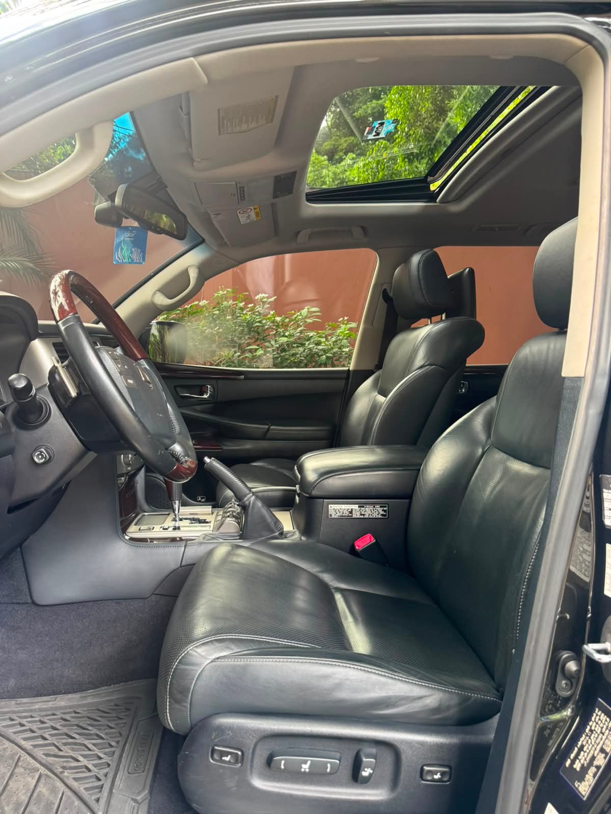 LEXUS LX570 2015 - Imagen 2