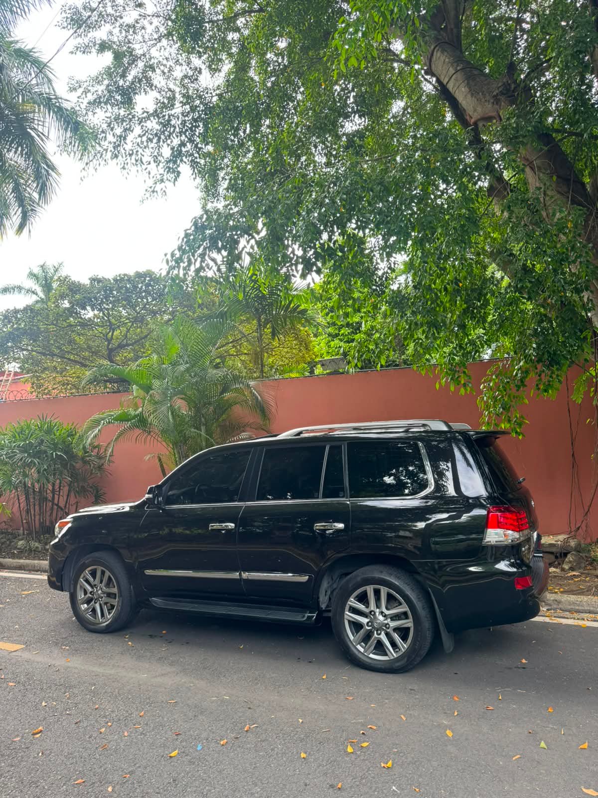 LEXUS LX570 2015 - Imagen 3