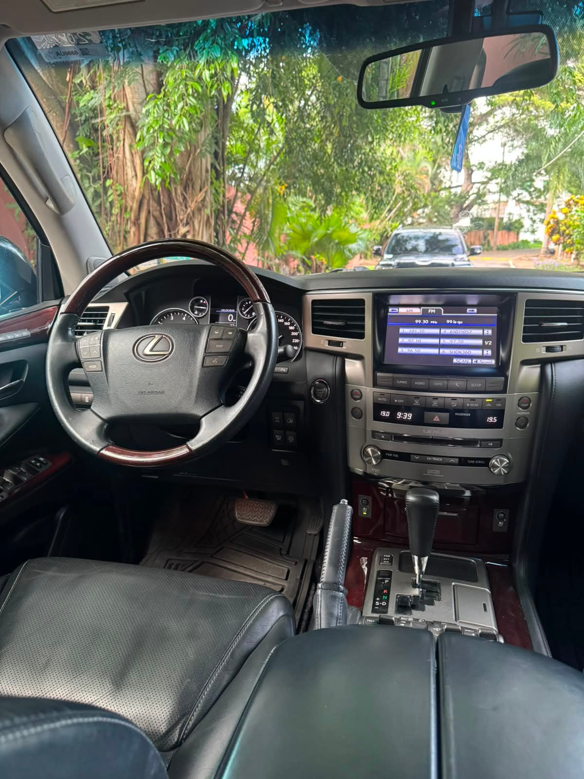 LEXUS LX570 2015 - Imagen 17