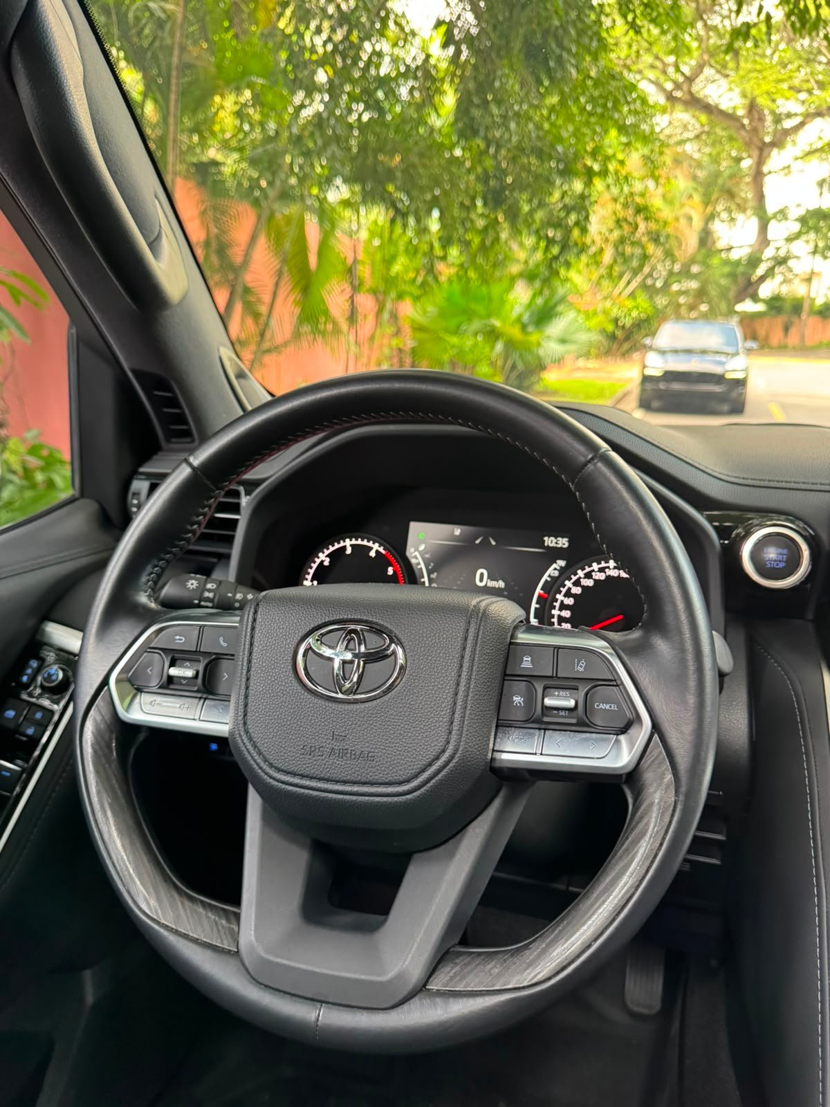 TOYOTA LANDCRUISER LC300 ZX 2025 - Imagen 18