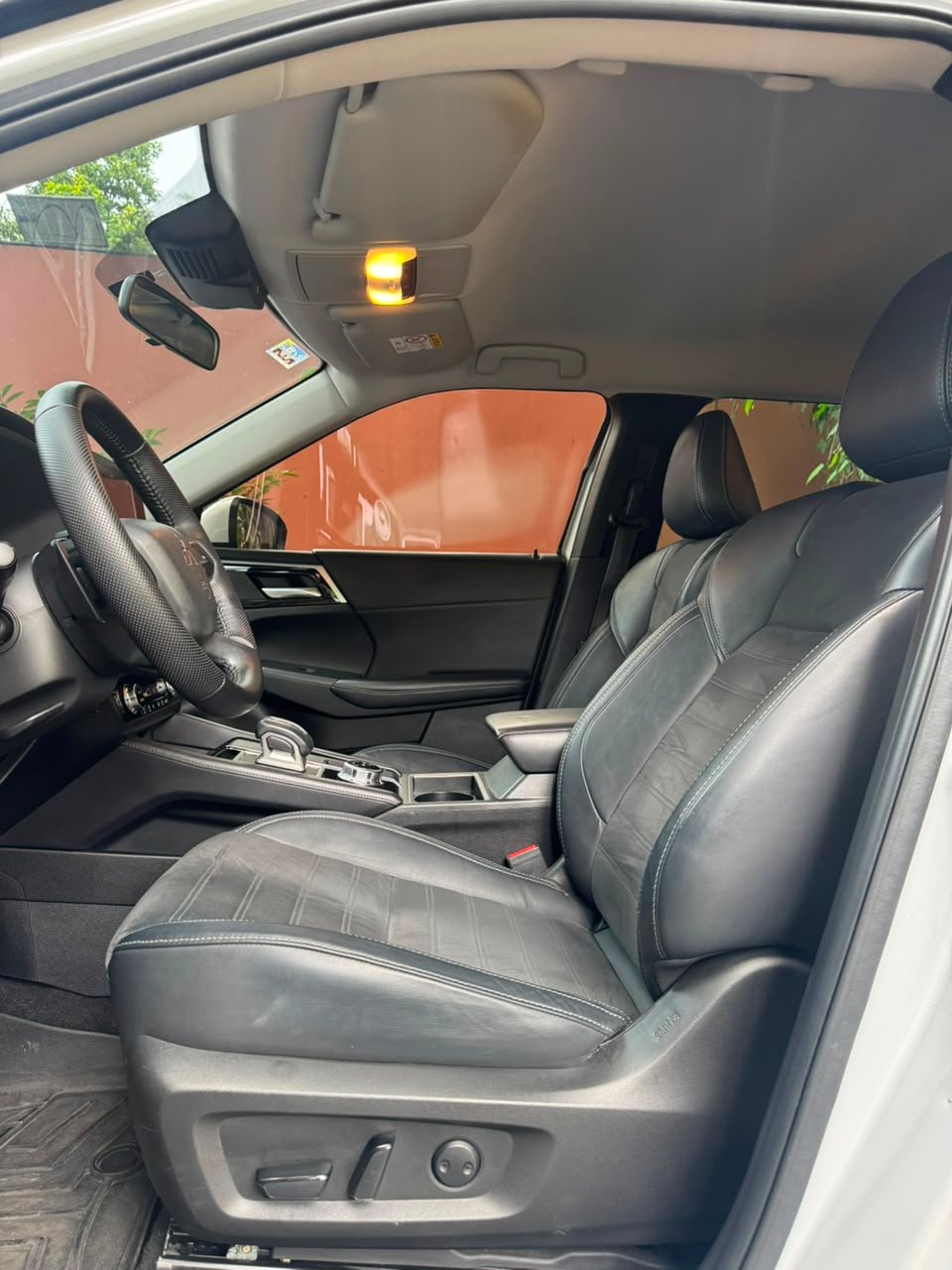 MITSUBISHI OUTLANDER 2024 - Imagen 4