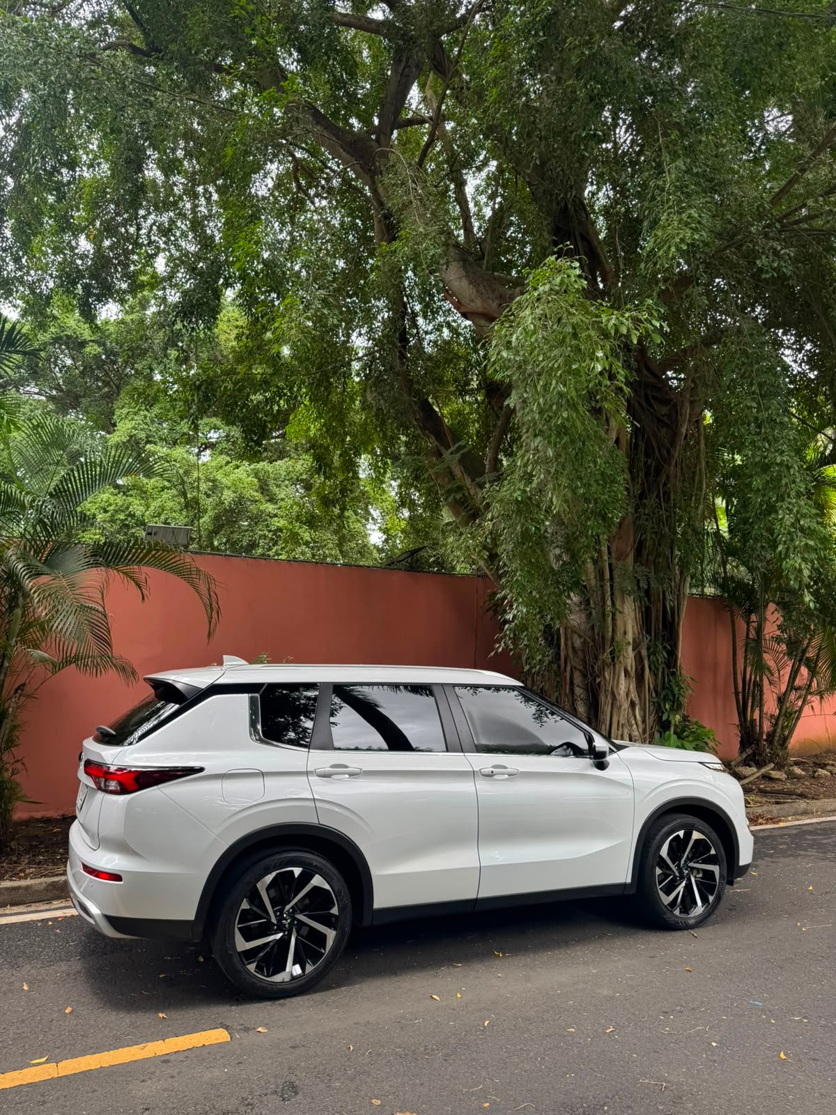 MITSUBISHI OUTLANDER 2024 - Imagen 15
