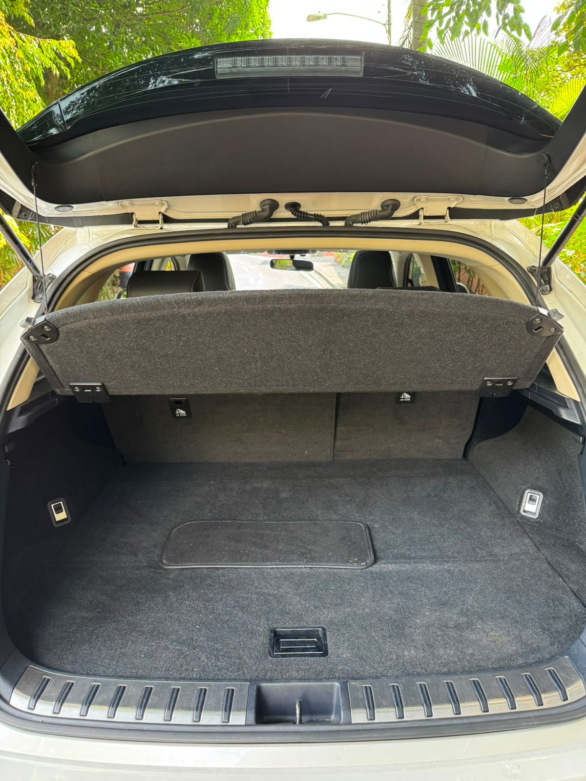LEXUS NX300H 2019 - Imagen 4