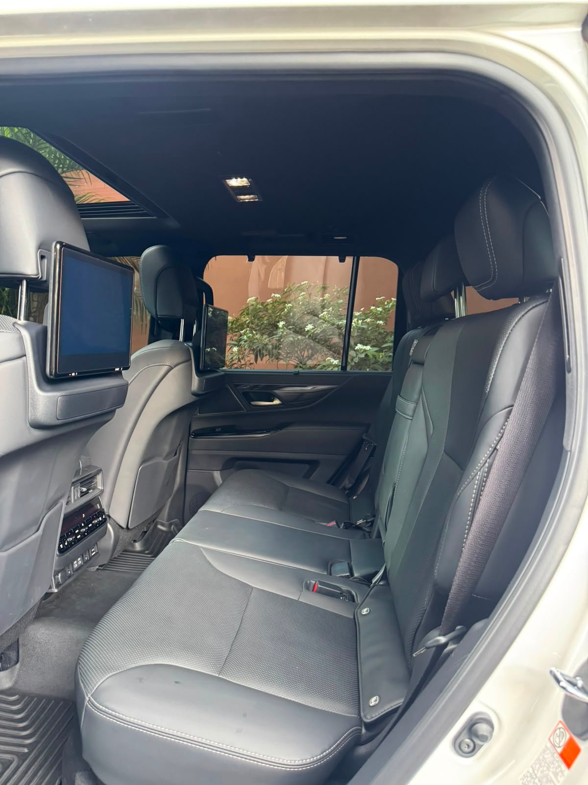 LEXUS LX600 2025 - Imagen 8