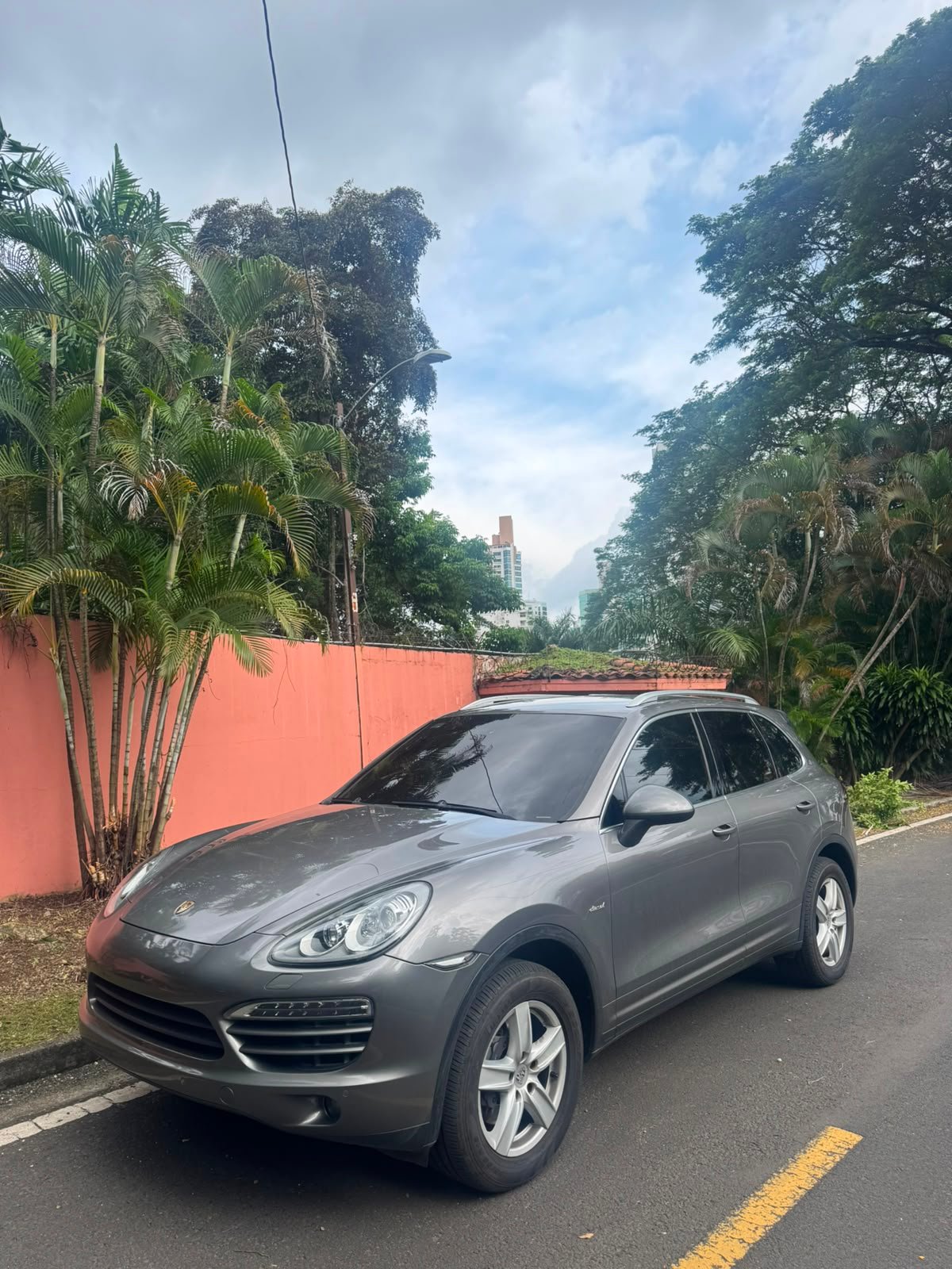PORSCHE CAYENNE 2012