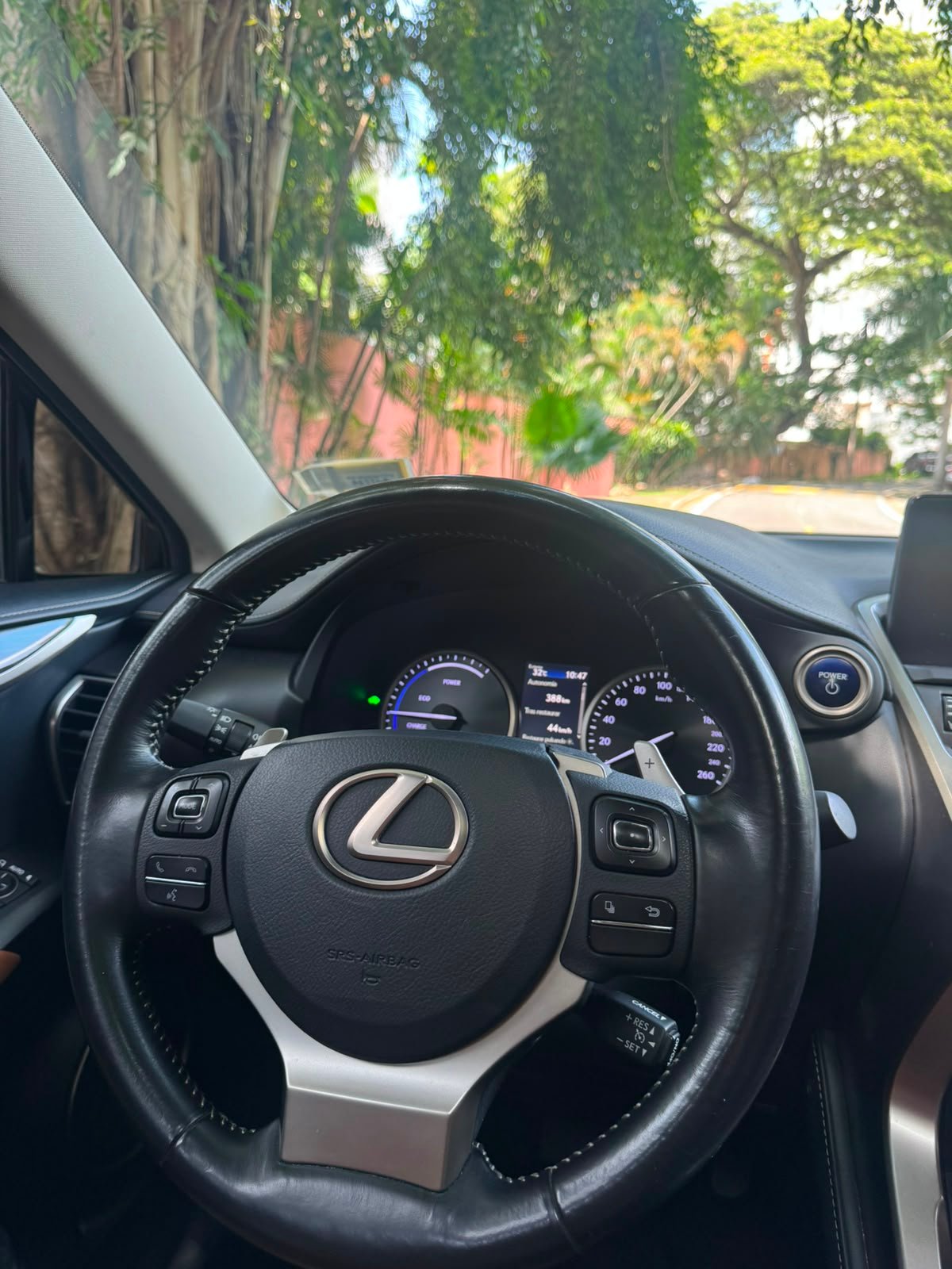 LEXUS NX300H 2018 - Imagen 17