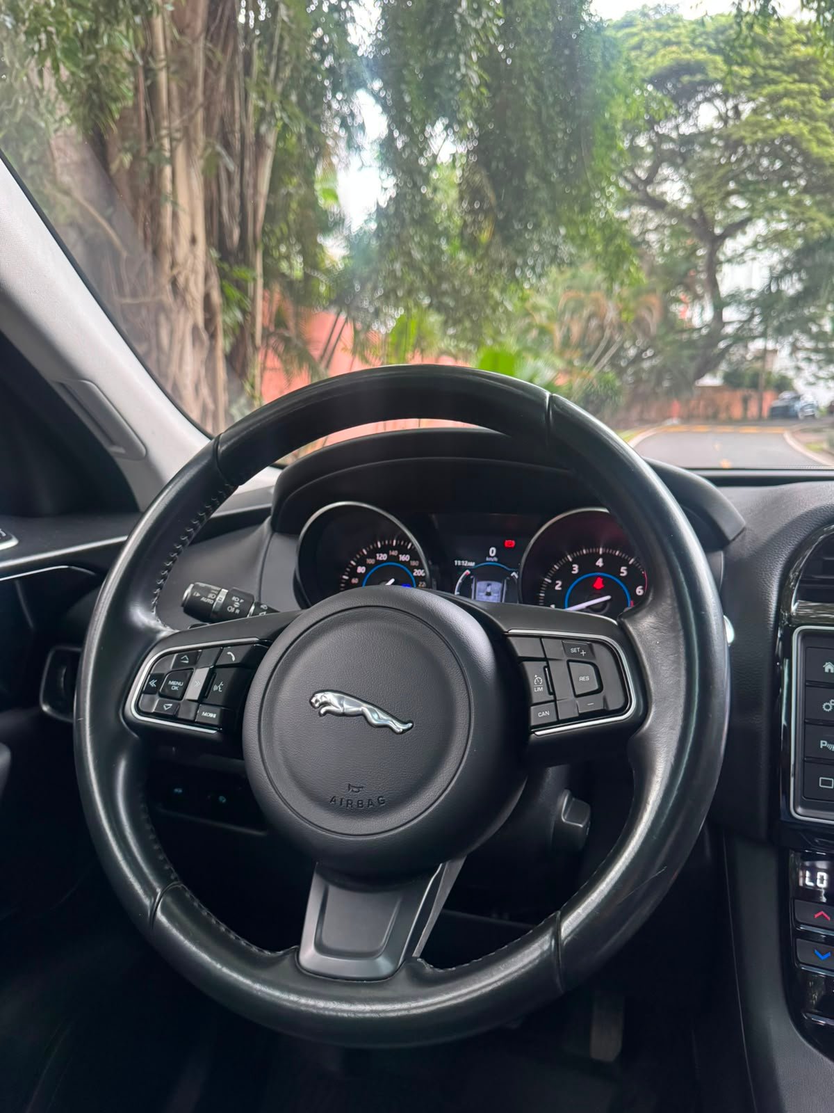 JAGUAR F PACE 2017 - Imagen 8