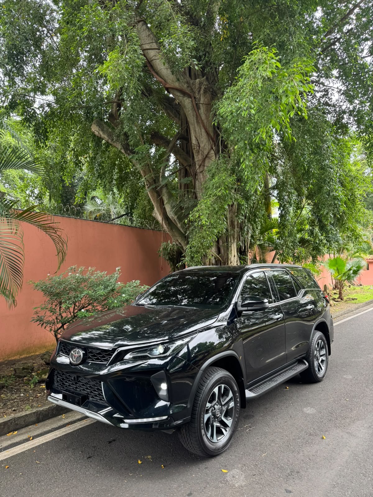 TOYOTA FORTUNER SRV 2025