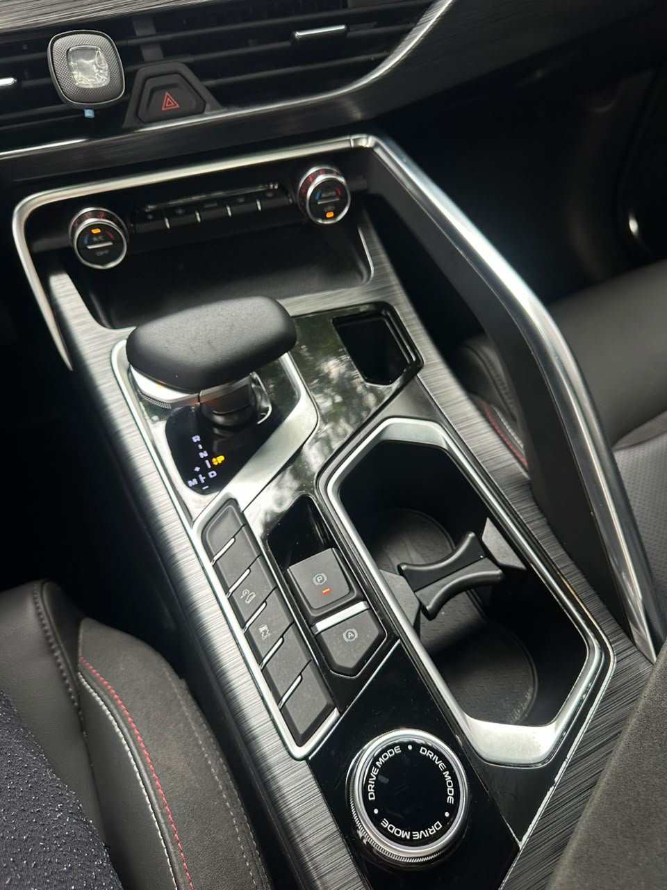 GEELY TUGELLA 2024 - Imagen 17