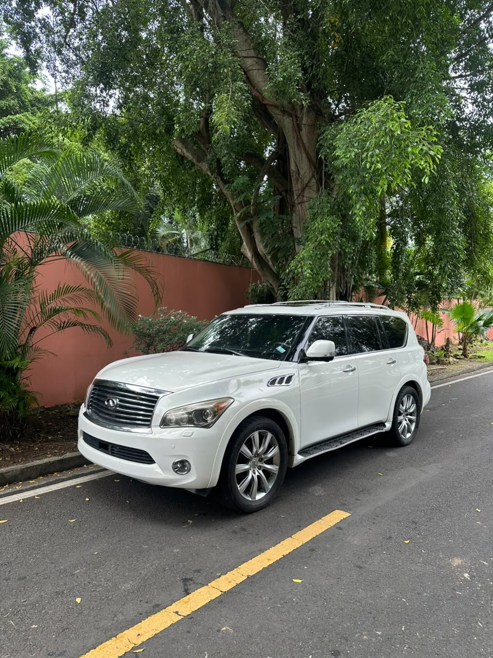 INFINITI QX56 2011