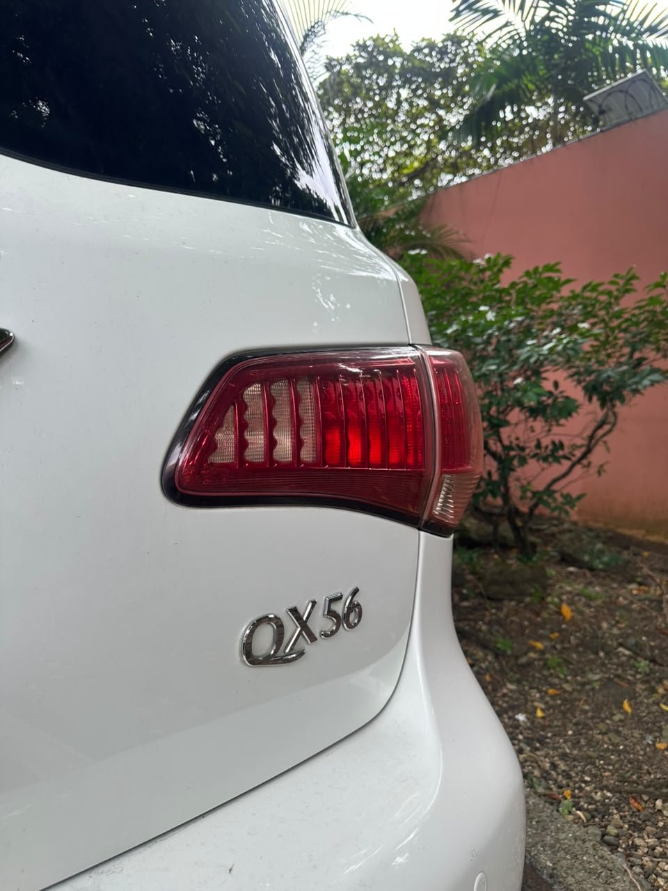 INFINITI QX56 2011 - Imagen 3