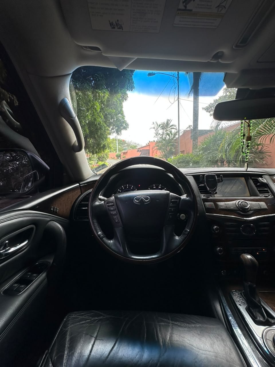 INFINITI QX56 2011 - Imagen 7