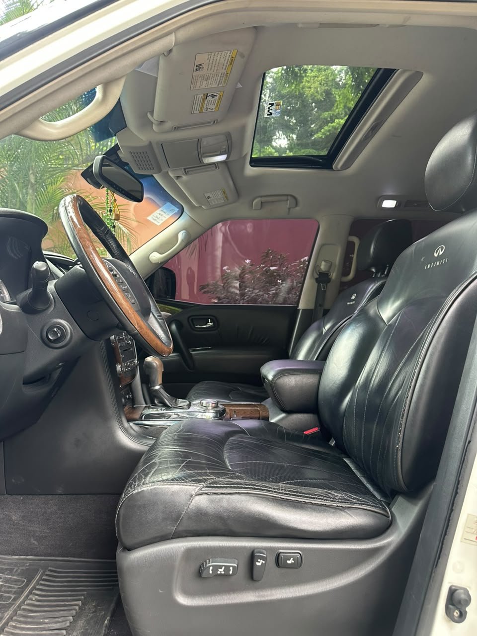 INFINITI QX56 2011 - Imagen 8