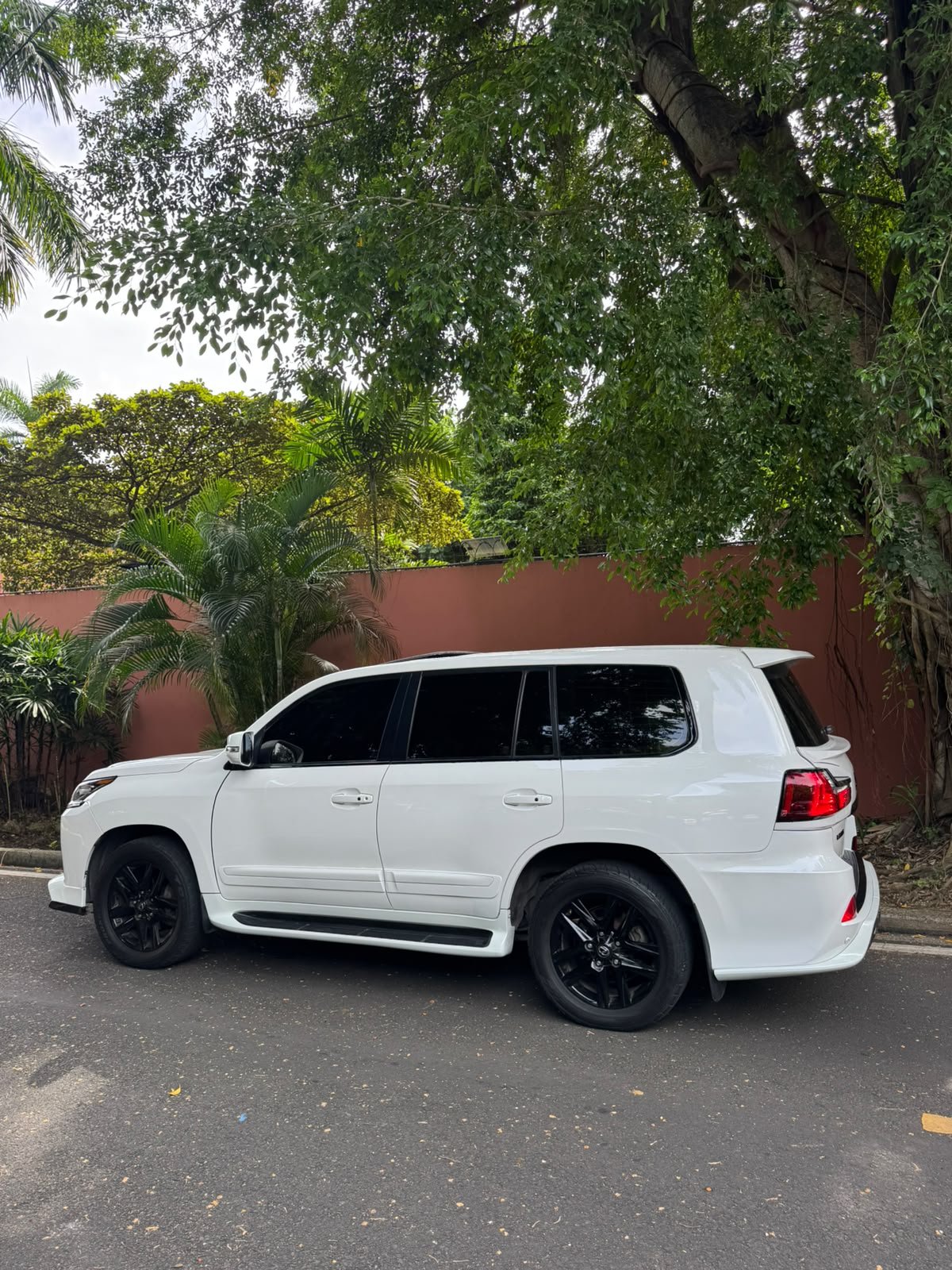 LEXUS LX570 2013 - Imagen 3
