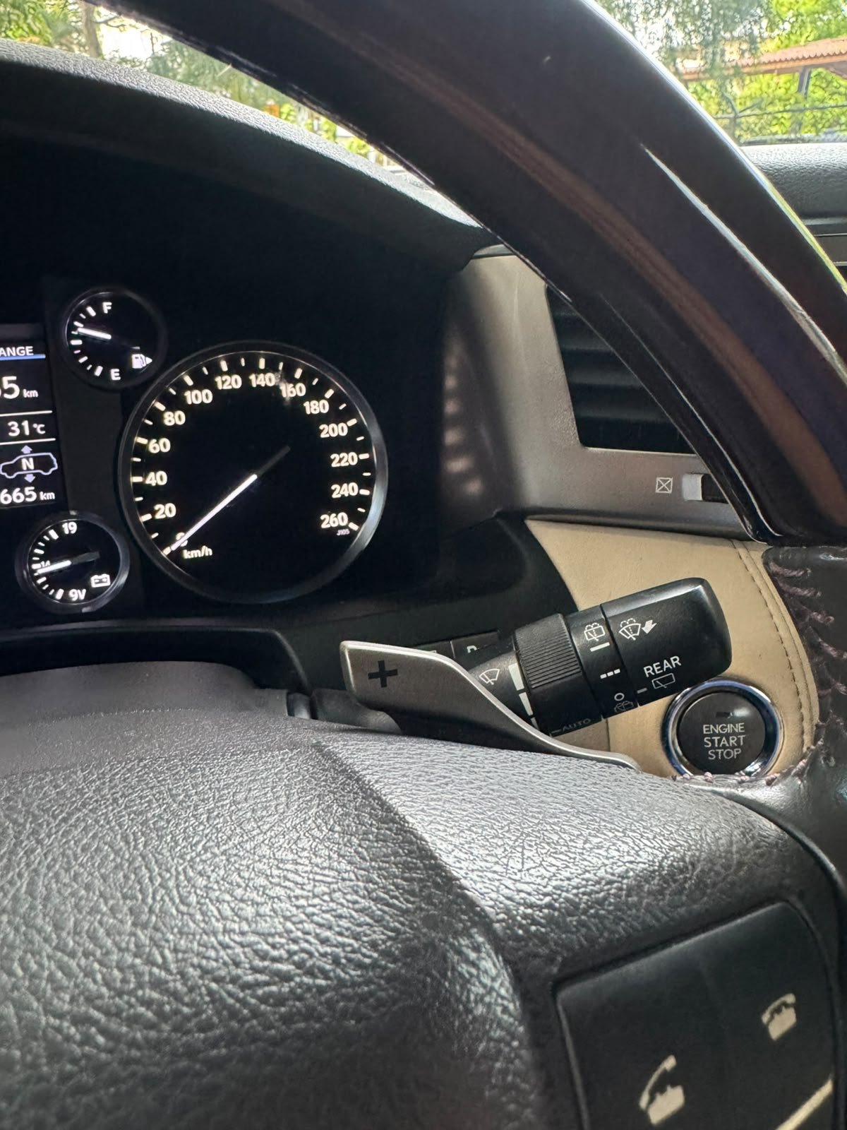 LEXUS LX570 2013 - Imagen 16