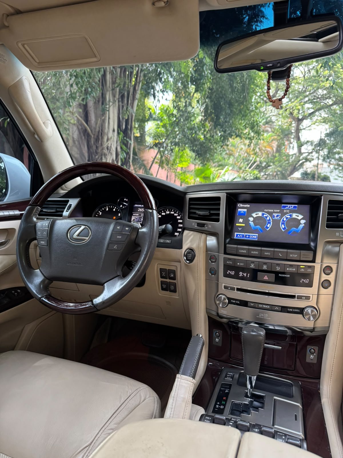 LEXUS LX570 2013 - Imagen 14