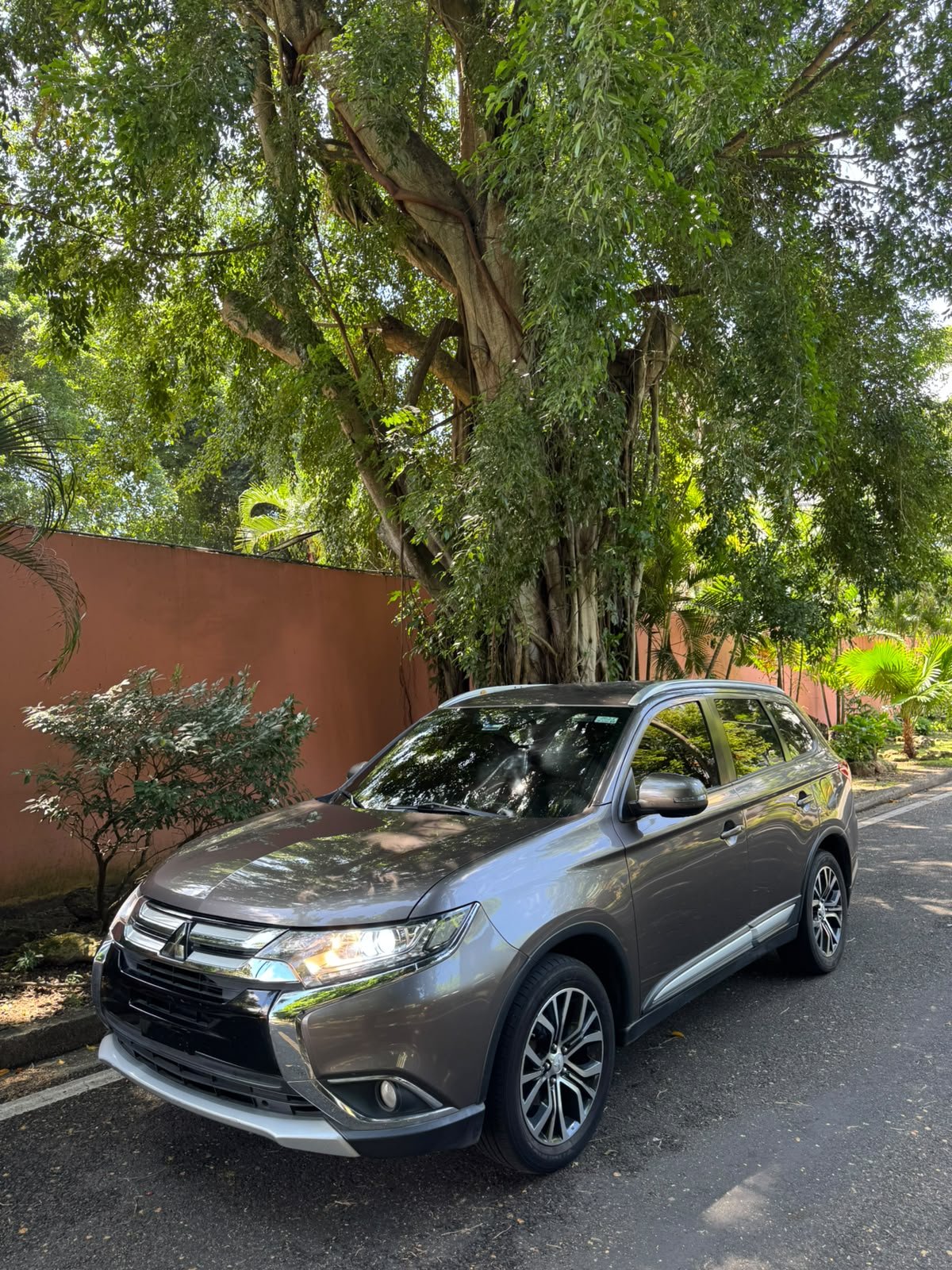 MITSUBISHI OUTLANDER 2018